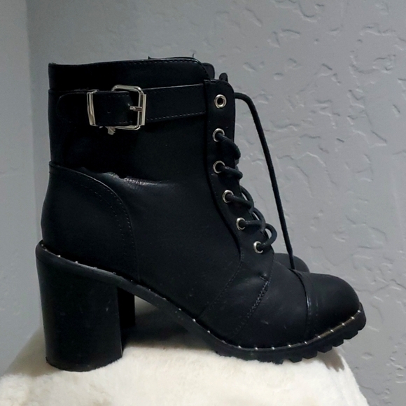 DIBA CARRYN MODERN COMBAT BOOTS VEGAN  LACE UP CHUNKY HEEL STEAMPUNK GOTH MOTO - Picture 1 of 14